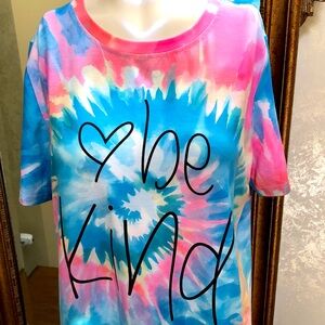 NWOT Women’s unique tie-dye Be Kind t-shirt. Size L. Blue, pink, yellow & white.